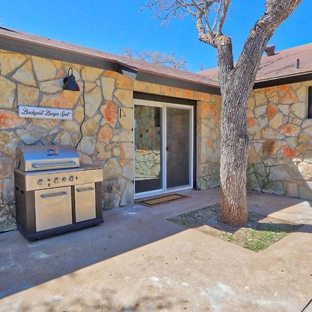 Pancho And Lefty'S - Place Wimberley Exterior photo